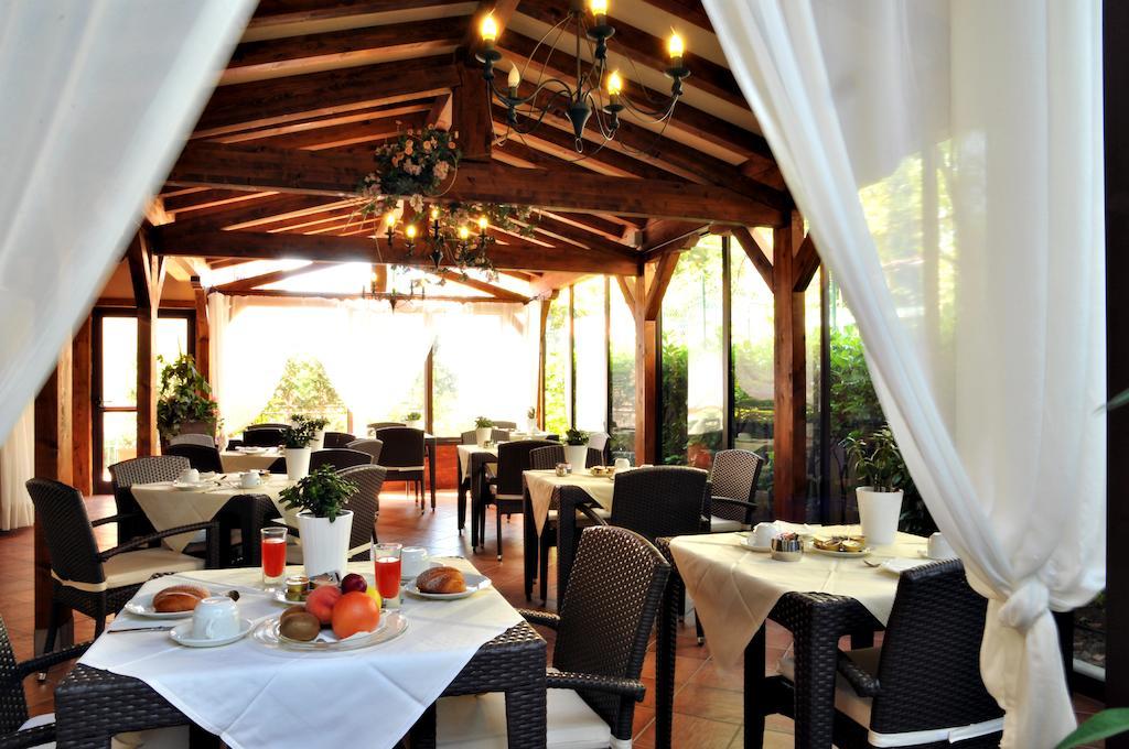 Hotel Ferro Di Cavallo Pavullo nel Frignano Exteriör bild