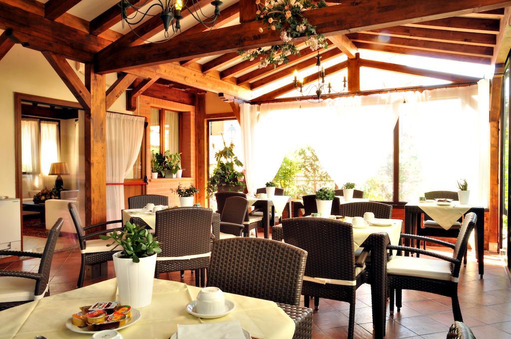 Hotel Ferro Di Cavallo Pavullo nel Frignano Exteriör bild