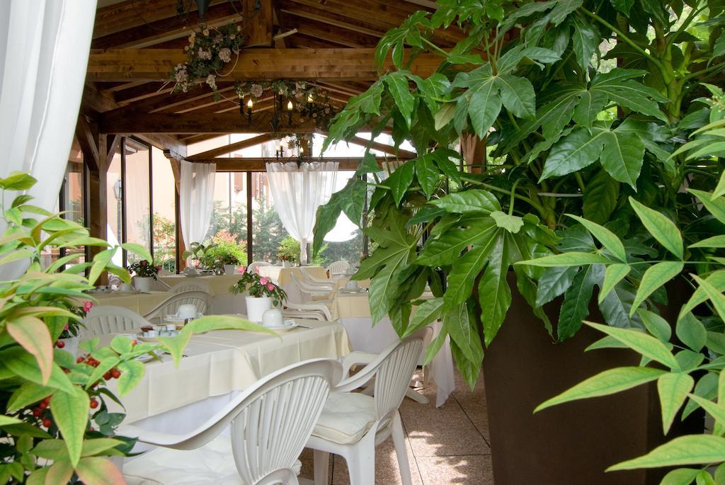 Hotel Ferro Di Cavallo Pavullo nel Frignano Exteriör bild