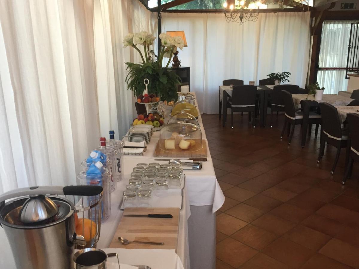 Hotel Ferro Di Cavallo Pavullo nel Frignano Exteriör bild