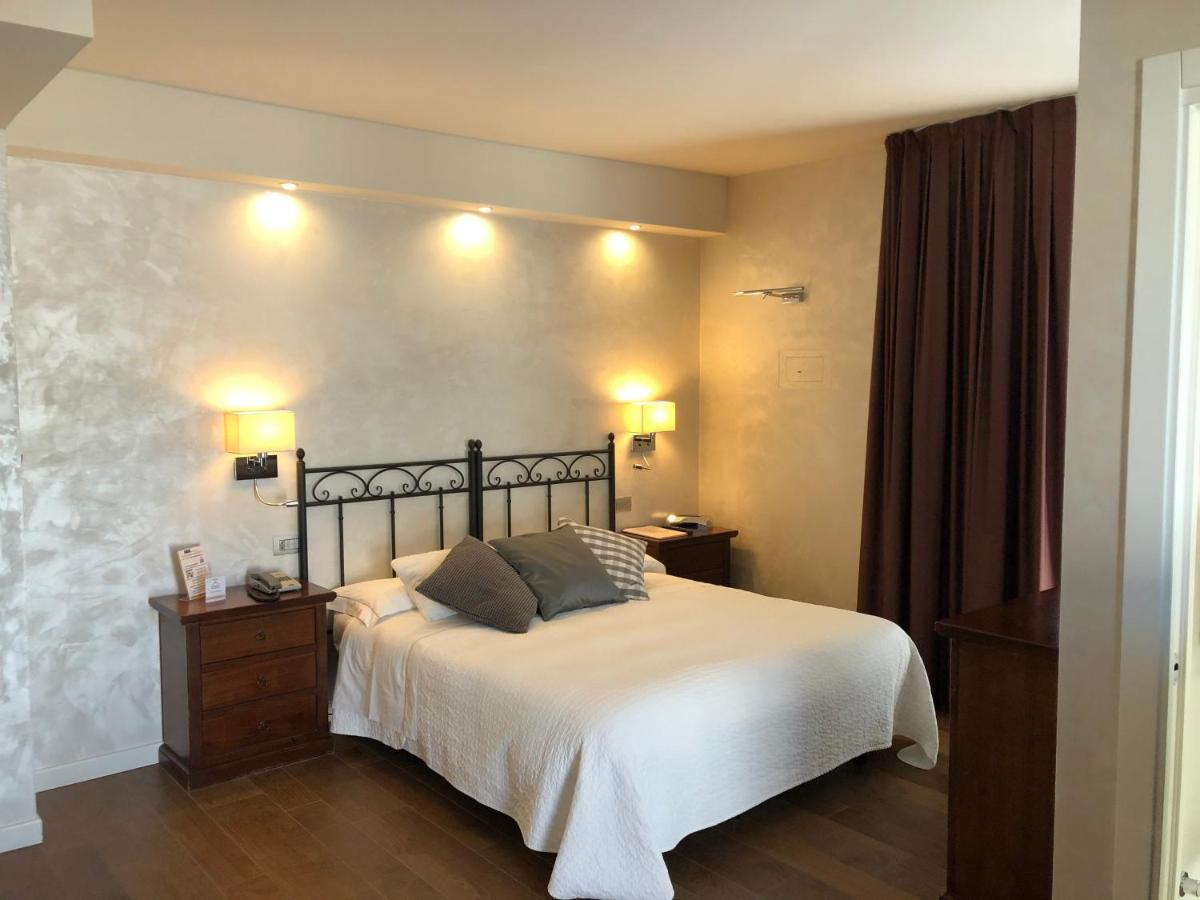 Hotel Ferro Di Cavallo Pavullo nel Frignano Exteriör bild